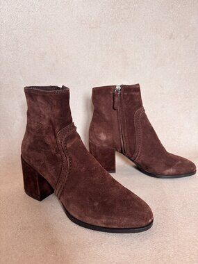 Tod’s Brown Suede Block Heel Ankle Booties Size 37 (6.5/7 US)